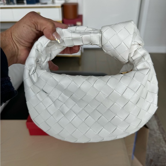 BOTTEGA VENETA
Mini Leather Jodie Bag
Zip fastening
Single top handle - Picture 10 of 12